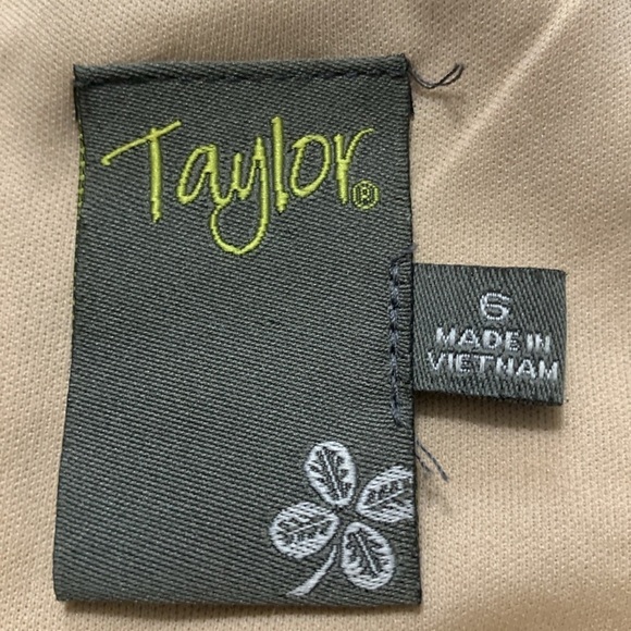 Taylor cute eyelet striped dress Size 6 - Picture 5 of 6